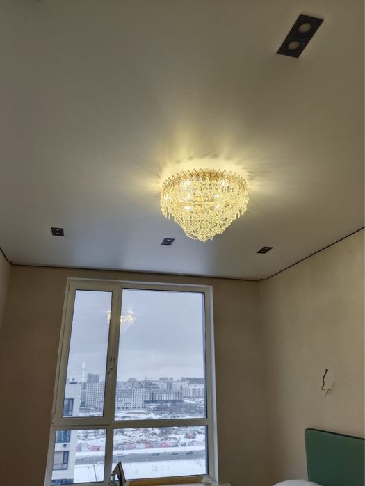 Продам люстру в гостиную