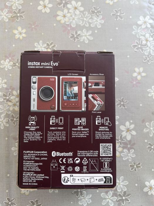 камера мгновенной печати Instax mini evo