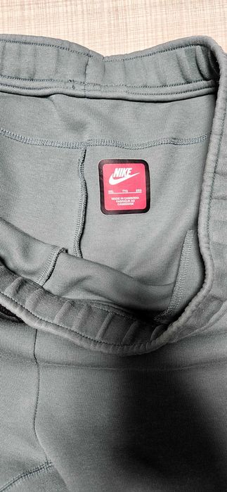 Оригинални горнище и долнище на nike tech
