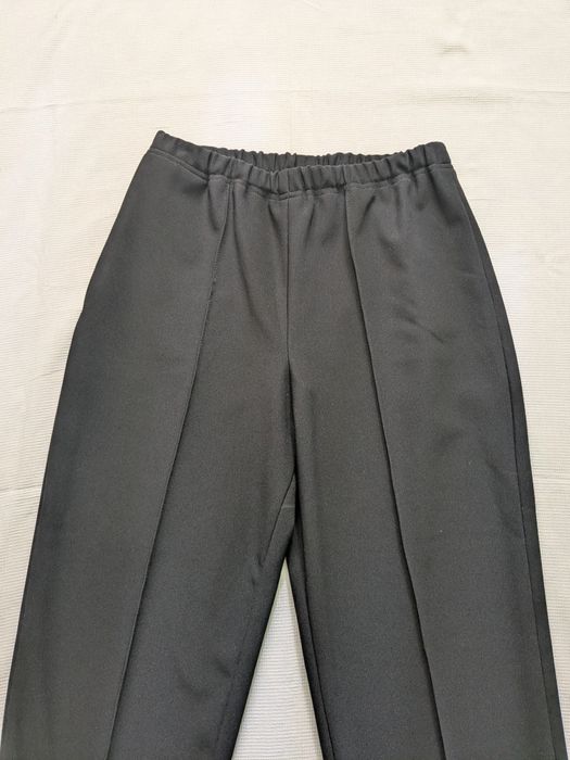 M. Nou. Pantaloni damă.