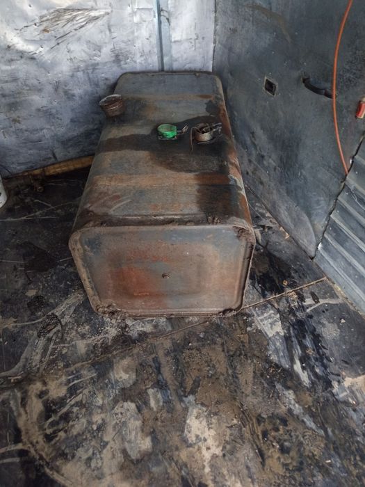 Бак 460 литров с датчиком и стояком