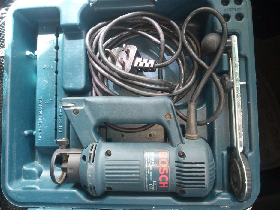 Фреза BOSCH    .