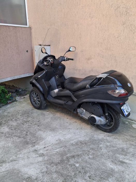 Scuter Piaggio MP3, 250 cc