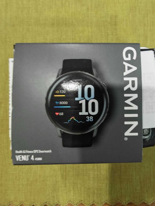 Продавам смарт часовник Garmin Venu 4