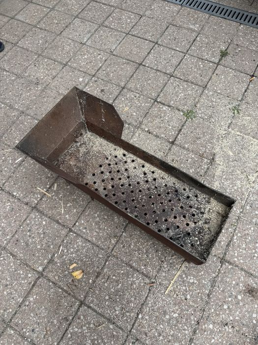 Мангал в хорошем состояние