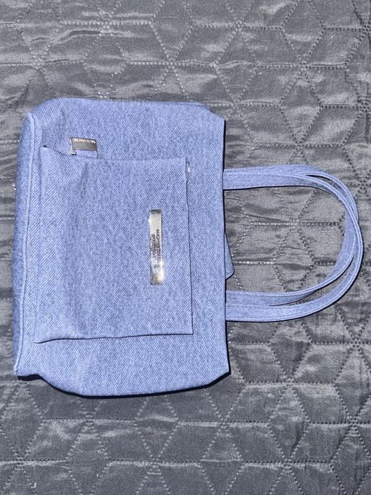Bershka, The North Face, Columbia, Guess, Mick-Gwend, Zara- дамски чанти