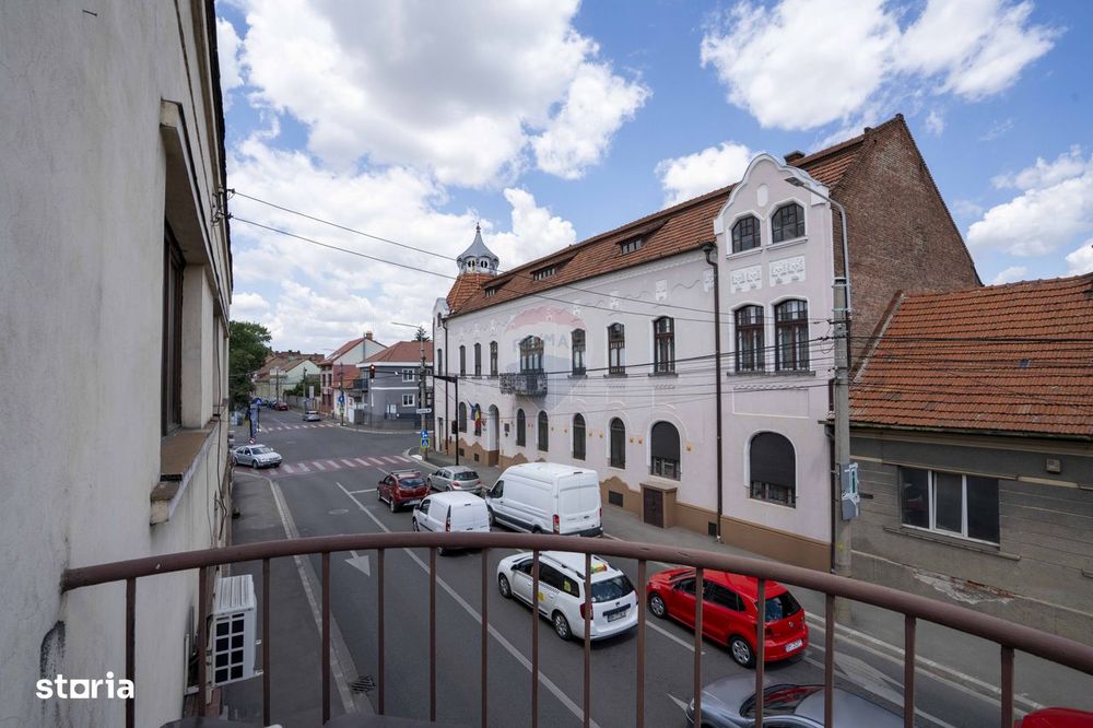 Apartament cu 2 camere de vânzare central pe str. Evreilor Deportați