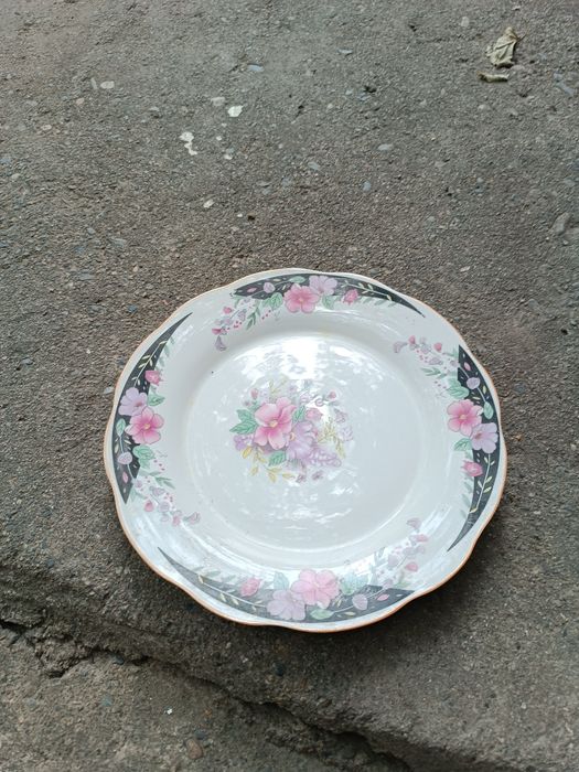 Сотаман Ош товоклар ва чойнак пиела чинни        .