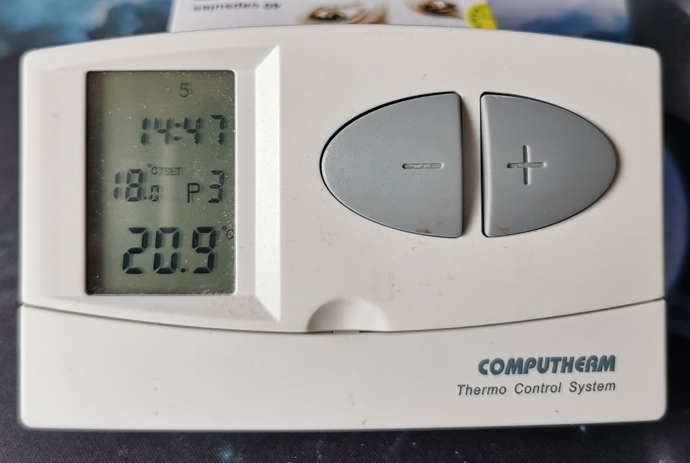 Termostat de cameră programabil cu fir COMPUTHERM Q7