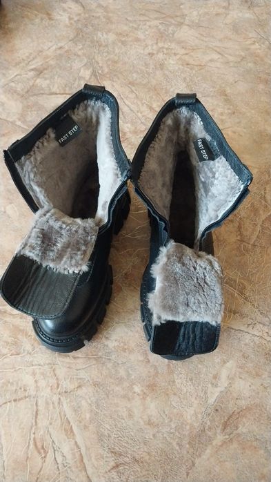 Продам ботинки новые