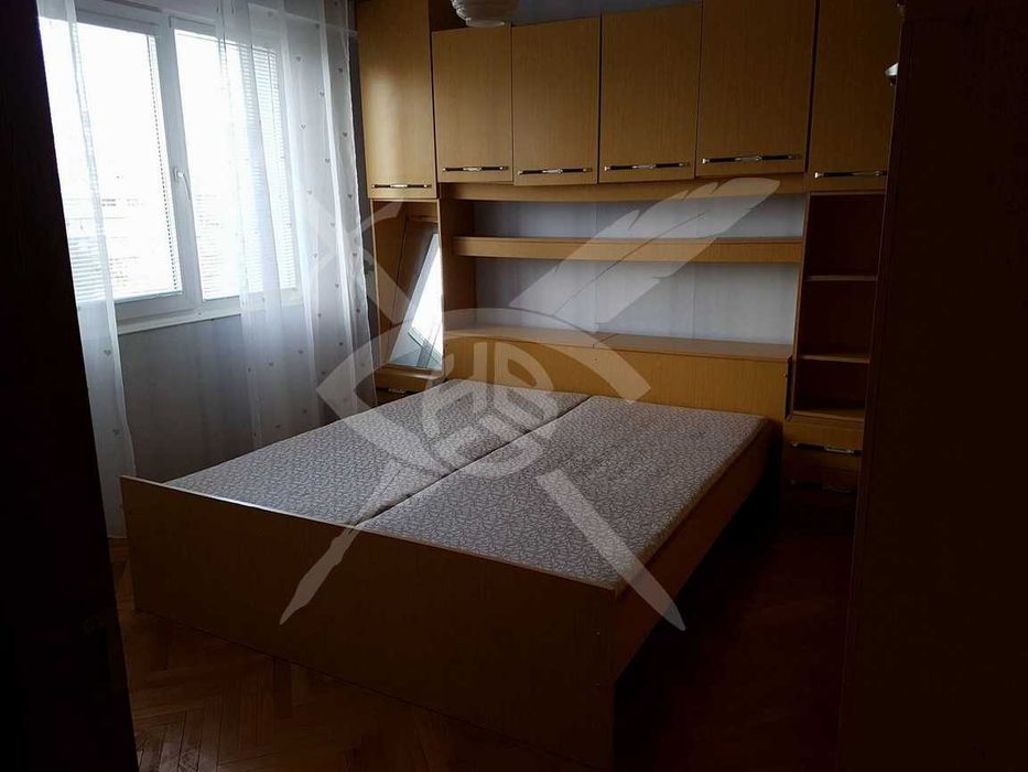 Дава се под наем Тристаен апартамент в Варна, Левски - 75 кв.м за 625 € - Снимка #2