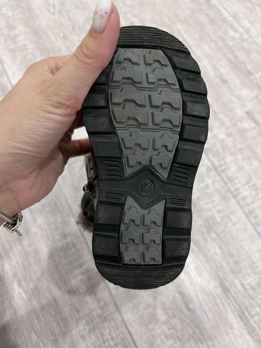 Продаю обувь