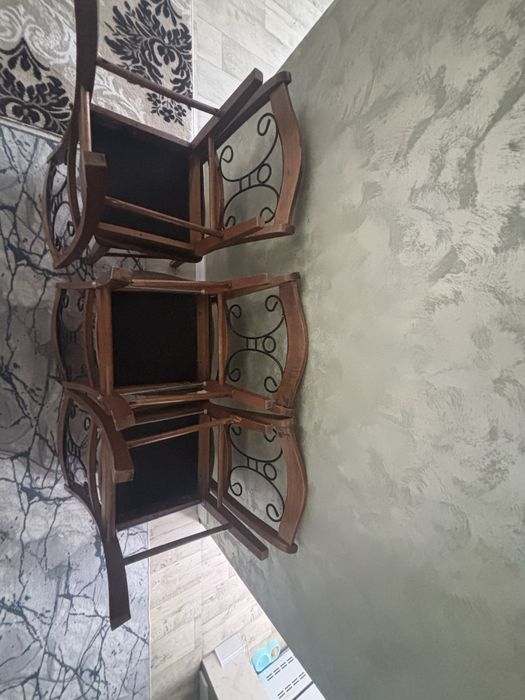 Стулья состояние приемлимое