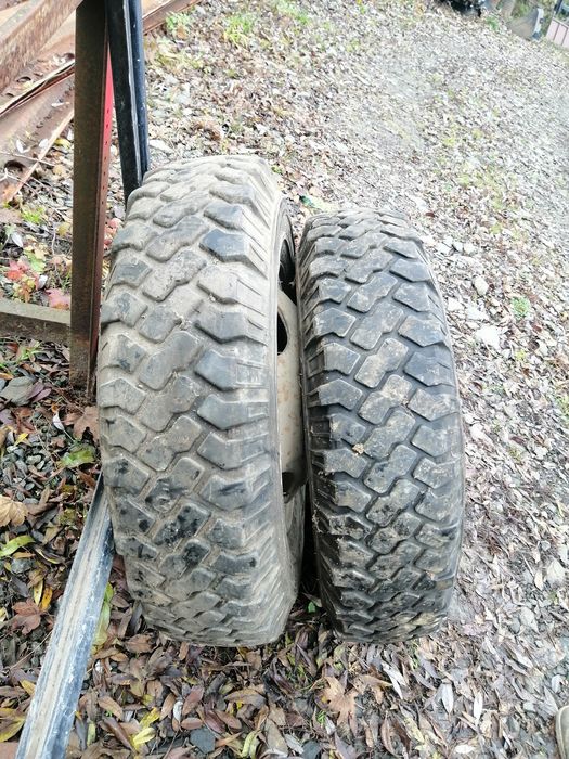 Vând cauciucuri și cilindru servodirectie