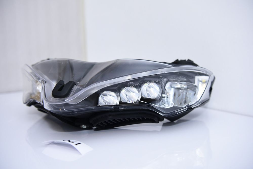Ducati Multistrada 1200 / Enduro 2015 - 2018 far cu LED OEM 52010315B