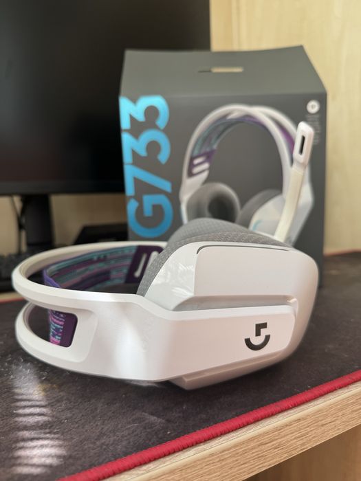 Продам наушники Logitech G733