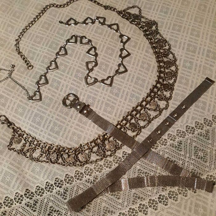 Метални ,сребристи Колани