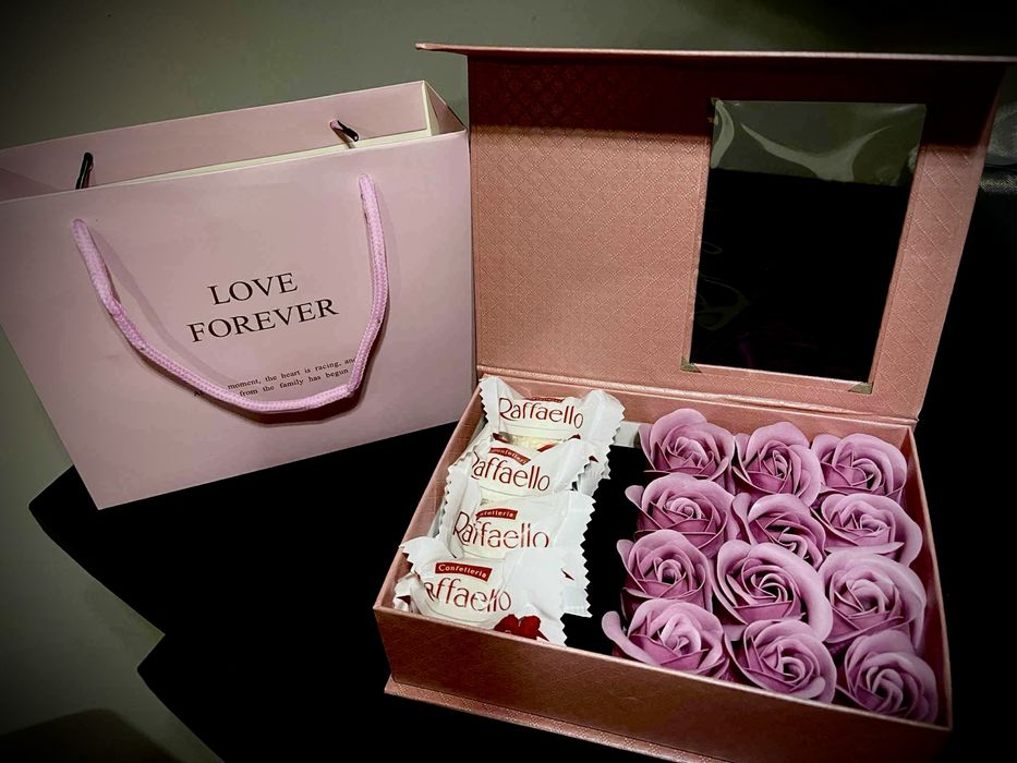 Ideal pt 1 si 8 martie