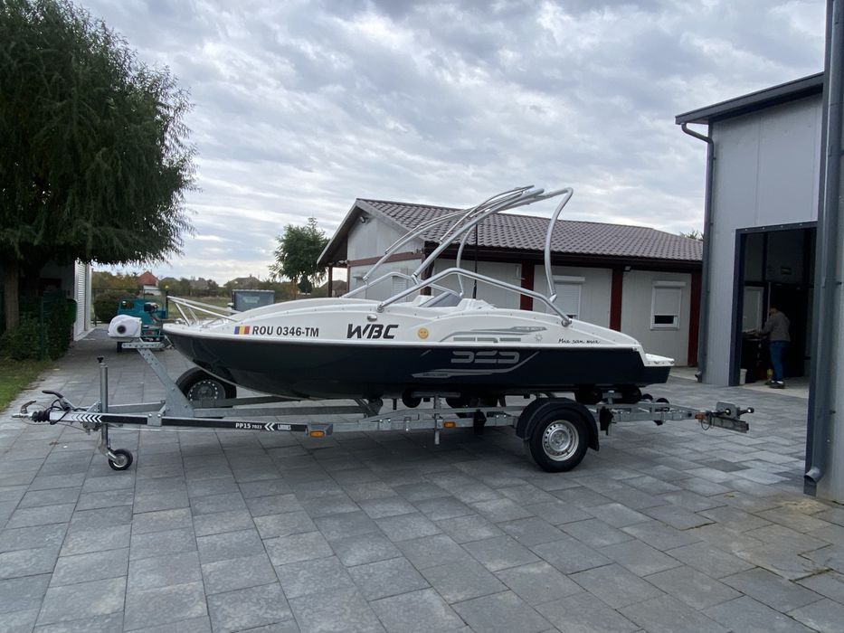 Barca Waveboat 525 an 2023