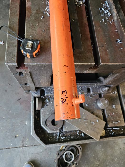 Reparatii șI alezare mobile,cilindri hidraulici.