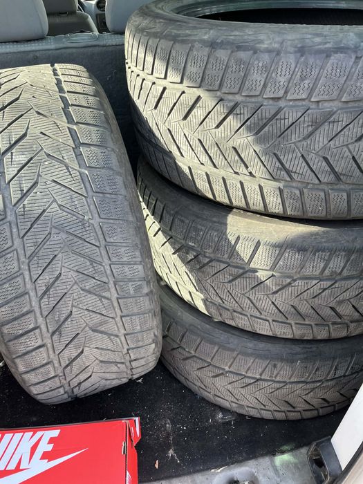 Зимни гуми Vredestein 275/40/20