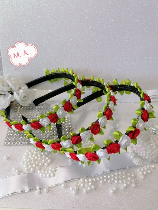 Диадеми с мини рози.