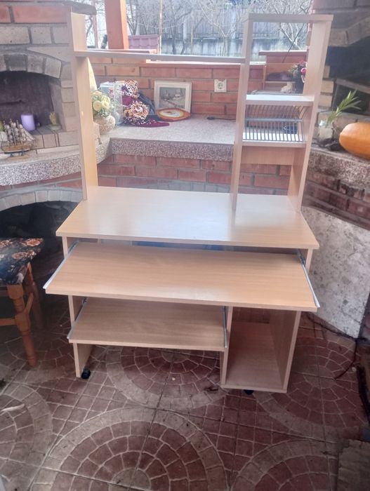 Birou calculator cu rotile