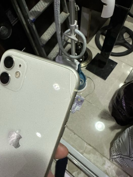 Продам айфон 11 iphone 11
