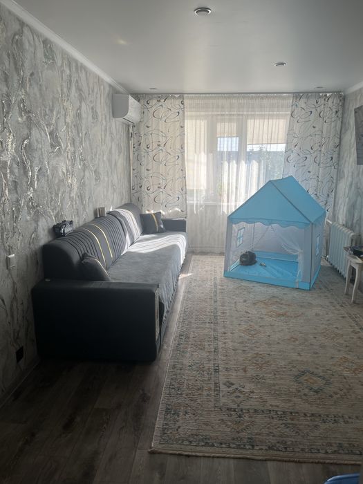 Продам 4 комнатную квартиру