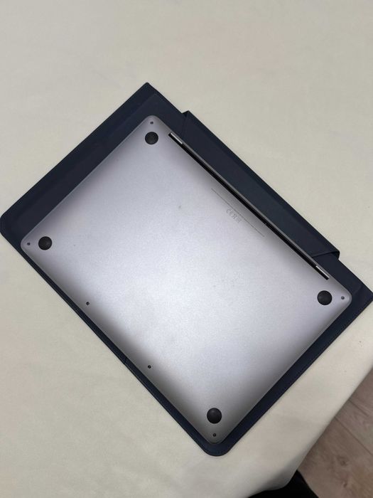 Apple MacBook Pro 13″ 256GB Touch Bar (ноутбук)