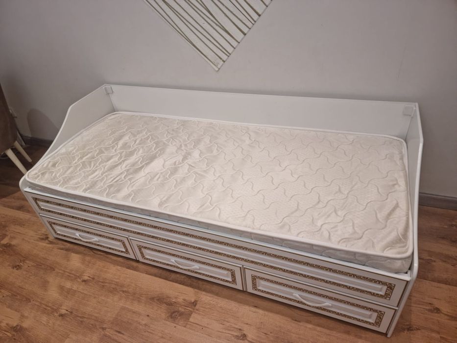 Две кровати размер 1.80*85 см