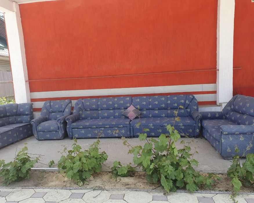 Продам диваны и кресло