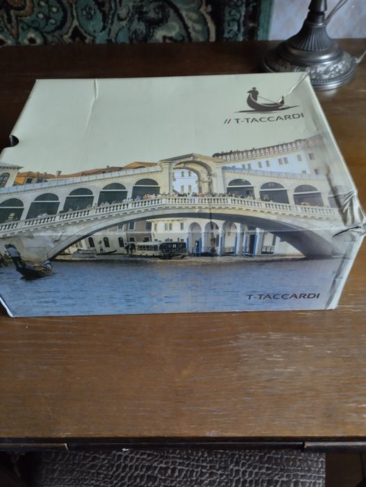 Продам зимние ботинки новые