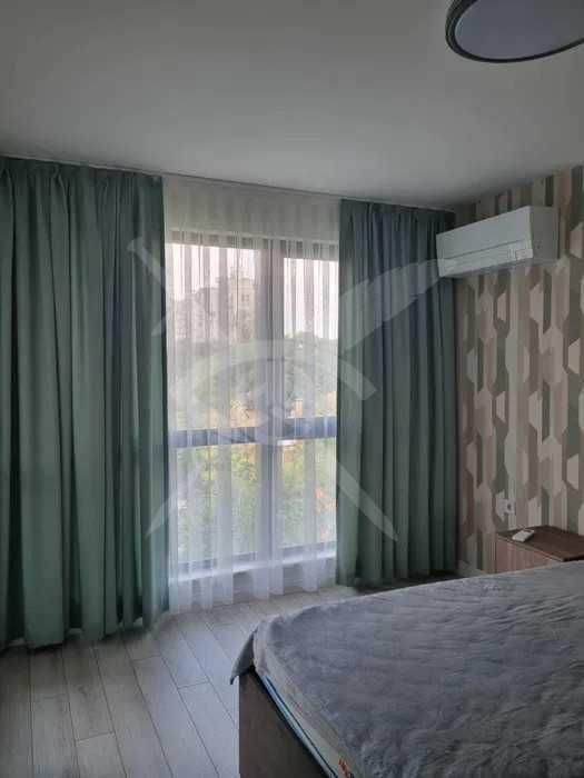 Дава се под наем Тристаен апартамент в Пловдив, Кършияка - 110 кв.м за 816 € - Снимка #2