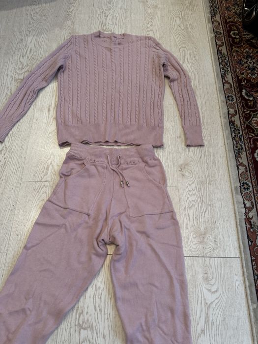 Продам женские шерстяные кофты или свитер