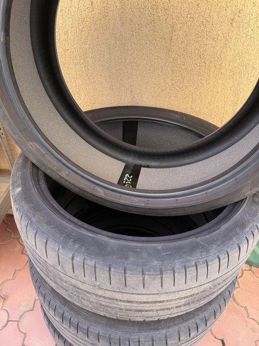 Anvelope 255/40/21 pirelli vara