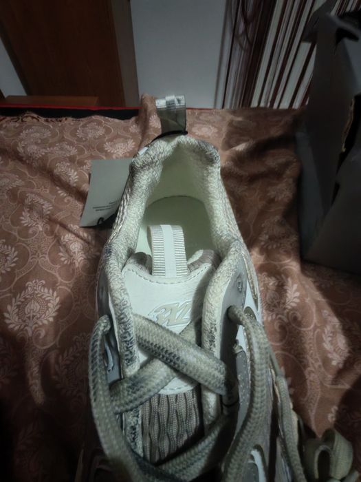 Balenciaga 3XL Eggshell. Noi, cutie, dustbag