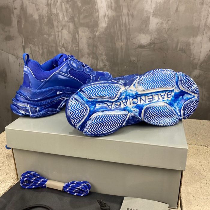 Balenciaga Triple S “blue”
