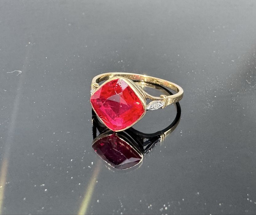 Inel aur rubin diamante