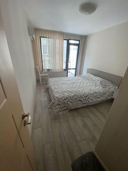 Дава се под наем Двустаен апартамент в Бургас, Център - 60 кв.м за 498.27 € - Снимка #2