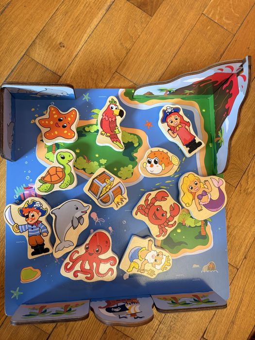 Дървени играчки - влакчета, пъзели