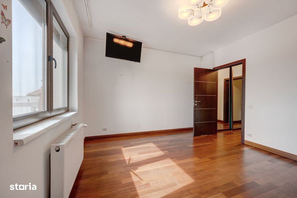 Apartament de  6 camere, 250 mp – 2 parcari- Sisești-Comision 0%