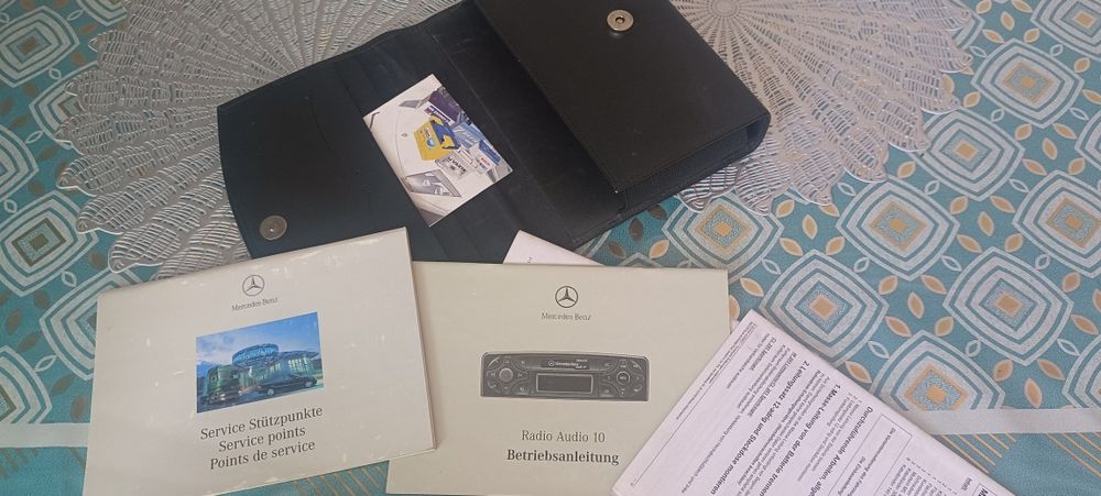 Продам книгу для Mercedes W203  С класса