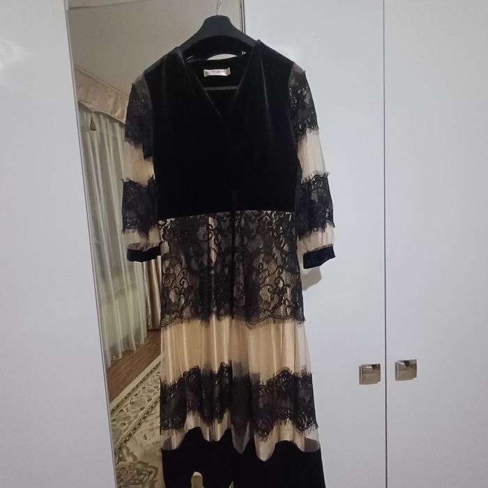 Продам платья кружевные