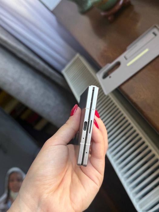 Vând Samsung z fold 7 pliabil!