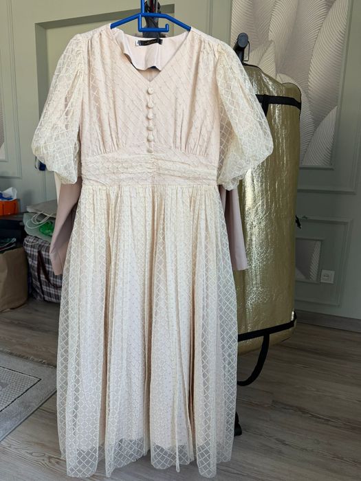 Вечерние разные платья