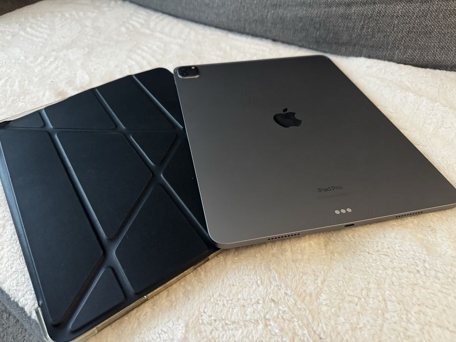 iPad Pro 12.9” Gen 6 M2, 256GB, stare excelentă + husă inclusă