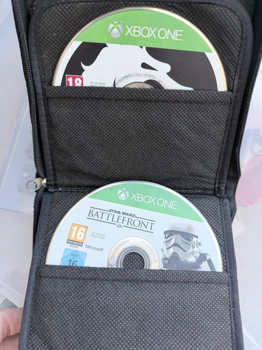 Xbox One S 500GB + Controller Original + 5 Jocuri + Husă CD-uri