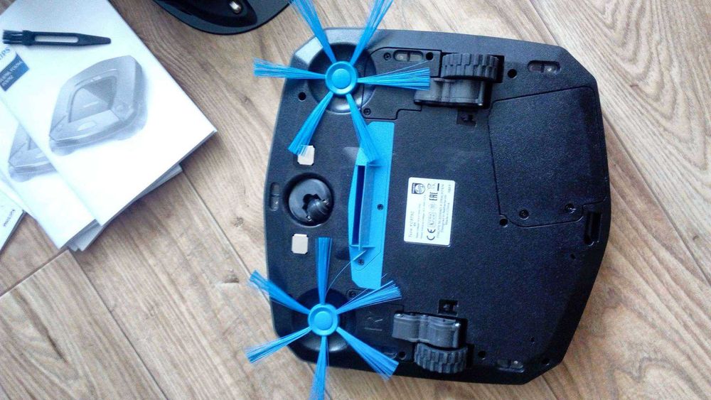 Продаю новые робот пылесосы Philips FC8792 SmartPro