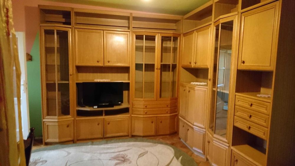 Închiriez casă cu 2 camere